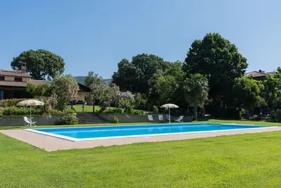 Image de Agréable appartement dans une maison de vacances avec Wifi, piscine, Tv, terrasse et parking