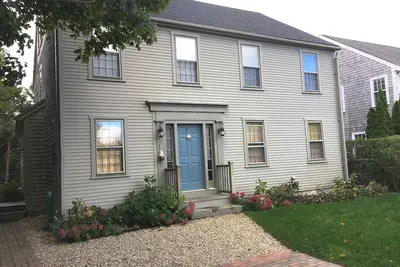 Image de Maison familiale, près de la plage, sur piste cyclable, transports en commun ou peut se rendre à pied en ville