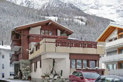 Image de Joli appartement pour 6 personnes avec bain à remous, Wifi, Tv et terrasse