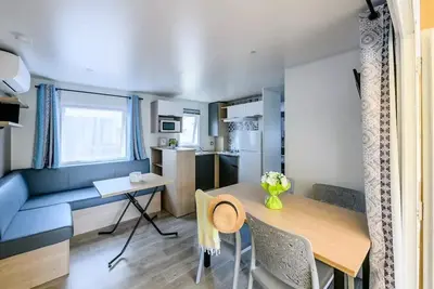 Image de Mobil Home 5 pièces 8/10 Personnes Climatisé + Tv