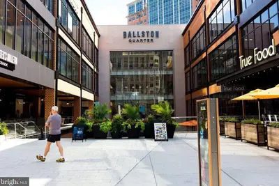 Image de Maison Beltran confortable et calme dans la belle Arlington