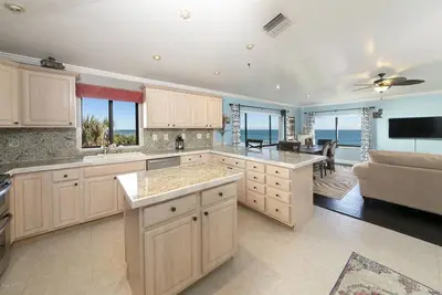 Image de Magnifique villa côté plage avec vue parfaite sur l'océan