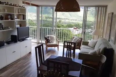 Image de Makaha Valley Towers 1 Br - Très pittoresque et récemment rénové!