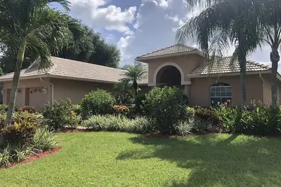 Image de Villa Bonita Springs! Communauté fermée! 3 min de la plage, vue sur le golf, piscine!