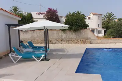 Image de Maison de vacances pour 4-5 personnes avec piscine privée