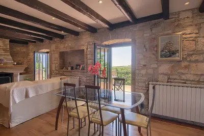 Image de Maison de vacances près Bale et Rovinj avec une vue magnifique et près de la mer