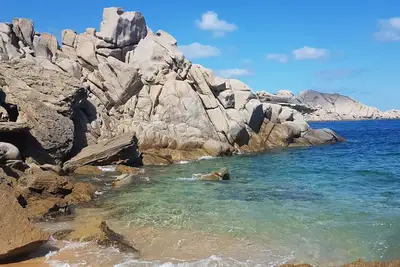 Location moderne Isola Rossa Ulivi