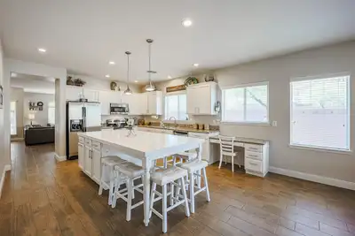 Image de Maison entièrement mise à jour dans le beau quartier de Peoria.