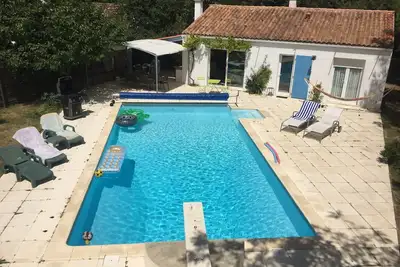 Image de Oleron loue maison dans les pins, proche plage, piscine chauffée, terrasse, jardin