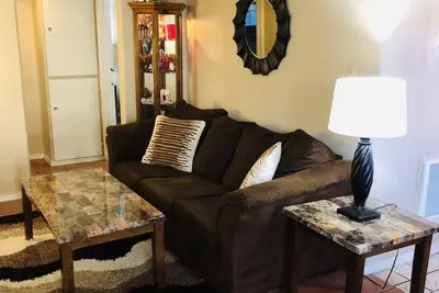 Image de Charmant et charmant appartement côté cour entièrement rénové! !