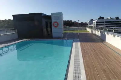 magnifique penthouse neuf avec piscine, terrasse et garage