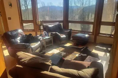 Image de Emplacement incroyable de la vallée et des poutres 5br près de toute la piscine, lac, plage, sommeil 16