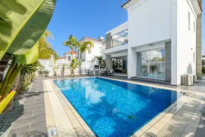 Blue Pelagos Villa - Charming Pernera Getaway