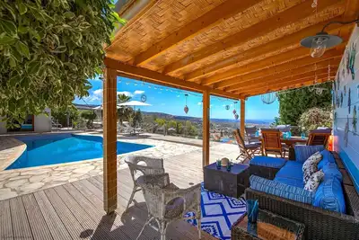 Image de A stone built single storey villa that sleeps 6 guests in 3 bedrooms/ amazing sea views