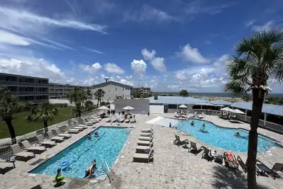 Image de Profitez du lever du soleil dans ce condo 2 salles de bain 2 chambres avec des vues à couper le souffle!
