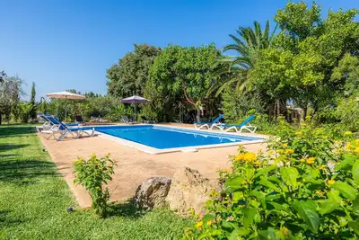 Image de Maison rurale idyllique avec piscine - Villa Can Sua