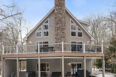 Image de Dates D'Avril Disponibles! ! ! ! 6 chambres, 22 couchages, bain à remous, table de billard, Air Hockey,