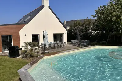 Image de Maison avec piscine chauffée proche plages