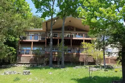 Image de Vue imprenable sur le lac! Bord de lac, 4 chambres + 3 salles de bain complètes