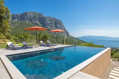 Image de Traumvilla in der Natur, mit großem Privaten Garten, Meerblick, Swimmingpool…