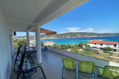 Image de Appartement de trois chambres prés de la plage Sevid, Trogir (A-18168-a)