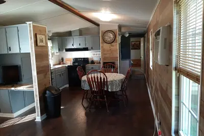 Image de Parrott Georgia Retreat de style ferme sur 4 acres de pins imposants