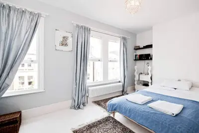 Image de Grand appartement central et design