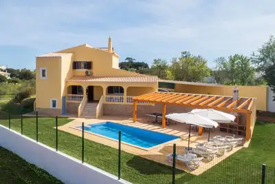 Image de Casa Carmo - Villa with private pool, billiards and table tennis.