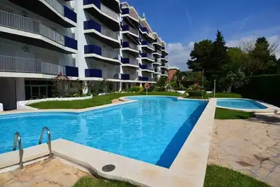 Image de Appartement avec piscine commune et aire de jeux