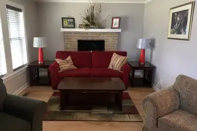 Image de Nouvelle annonce Entièrement rénové 4 chambres 2 salles de bain minutes de U de A