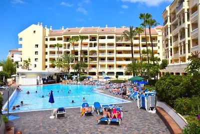 Image de Beau studio à Castle Harbor. Vue sur la piscine, Uk Tv, Gratuit, Internet Wi-Fi rapide
