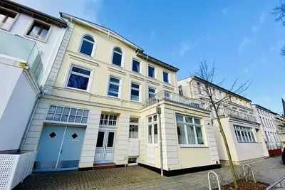 Image de Angela, near the church square