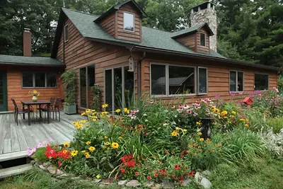 Image de Isolé et Maison de Campagne