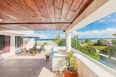 Image de Terrasse meublée vue mer - plage à 20 m - place de parking privée