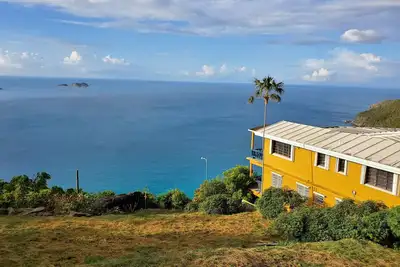 Image de Une vue imprenable, relaxante, loin de la neige.