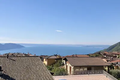 Image de Mandorla, beautiful apartment near to the centre with parking space and lake view