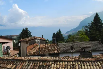 Image de Gina - Theater Home, in the historic centre with beautiful lake view