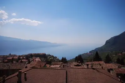 Image de Cristina - Theater Home, with pool and marvellous lake view