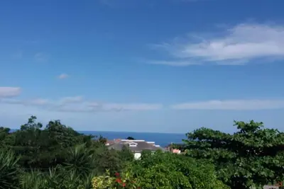 Image de Charmante et spacieuse maison de 3 chambres avec vue sur la mer