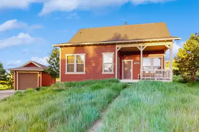 Image de Belle maison de montagne avec grill privé, bain à remous et superbes vues. Marchez jusqu'aux ascenseurs!