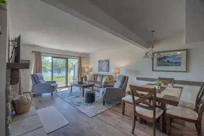 Image de Luxueux 3 chambres 2. 5 salles de bains Condo