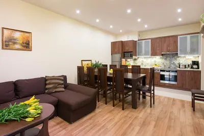 Image de 4bdr 2bth Vanilla 5 Apartment, 5min to Main Square