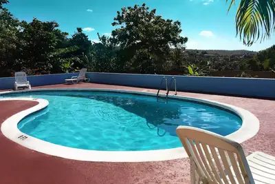 Image de Trouvez le sentiment de la maison dans notre belle 6 chambres nichée près de la mer des Caraïbes