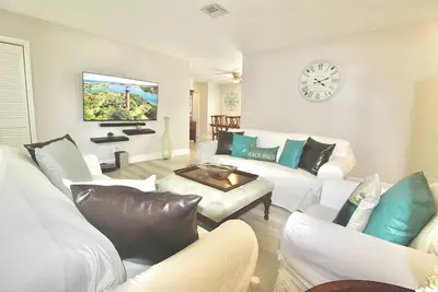 Image de Nouvellement listé! Retraite du village côtier