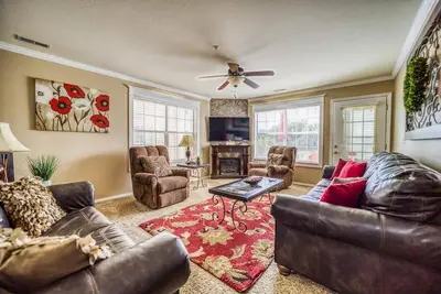 Image de Petite maison sur le fairway - Vues De Golf! - Mise à jour - Luxe - 2min off Strip! !