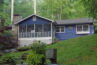 Image de Maple Cottage, 3 chambres, 2 salles de bain 1. 5 miles de Highlands, Caroline du Nord