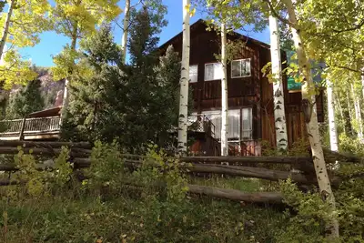 Image de RedCliff Mountain Lodge sur la rivière West Fork Dolores pour une excellente pêche