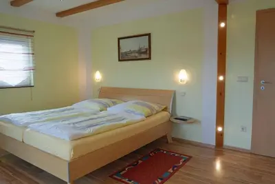 Image de Appartement, douche, Wc, salon / chambre - Pension n ° 13