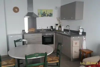 Image de appart. 2-4 personnes. A 200m du lac et navette gratuite. Ideal curistes et famille