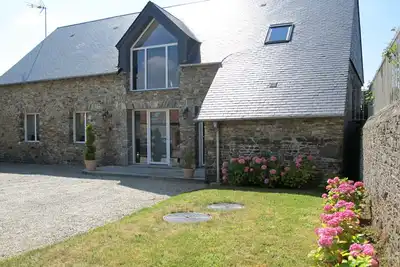 Image de Merveilleuse maison de vacances privée avec Wifi, Tv, terrasse, animaux admis et parking